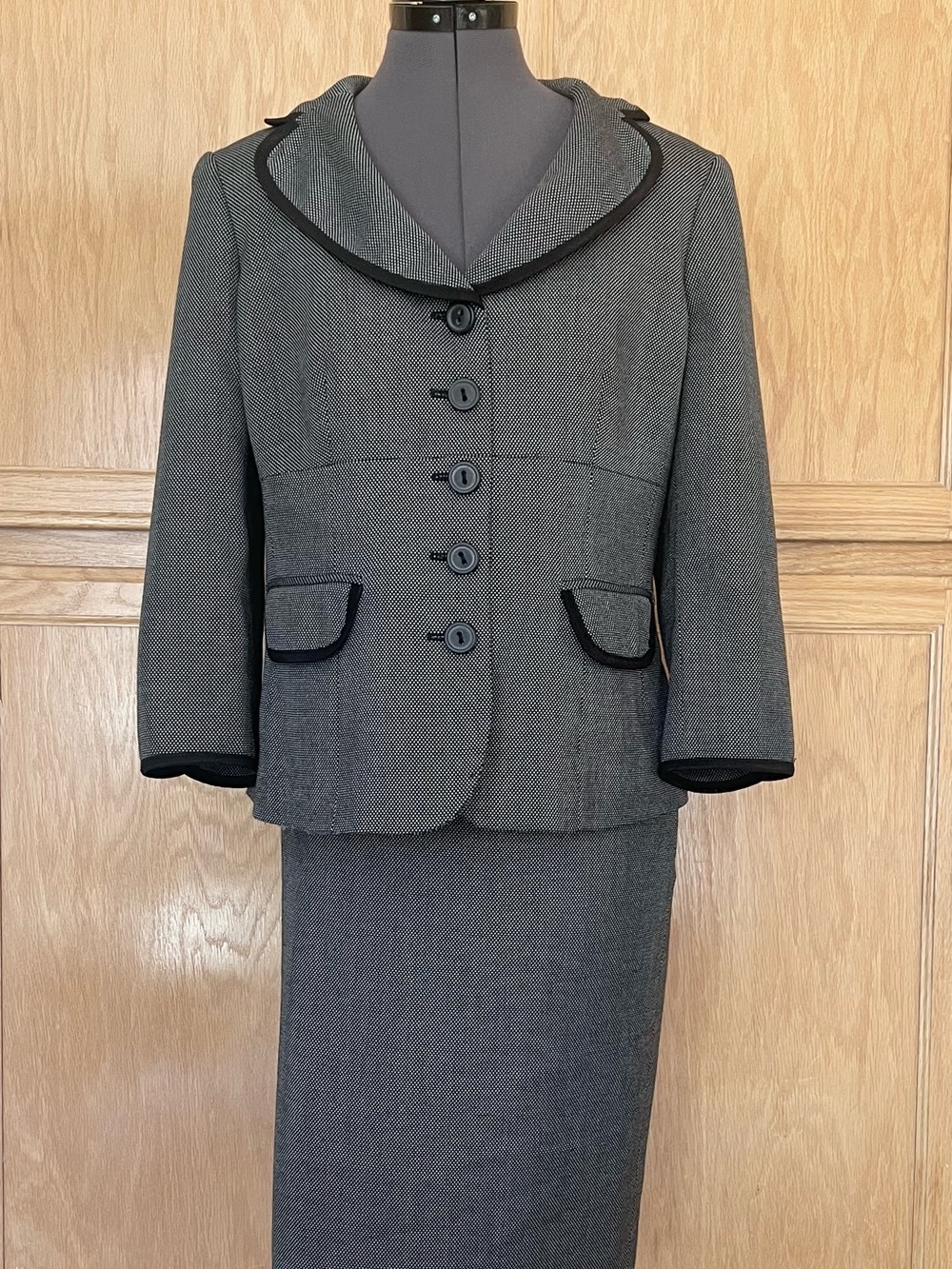 Nine West 2-Piece Woman’s Suiting
